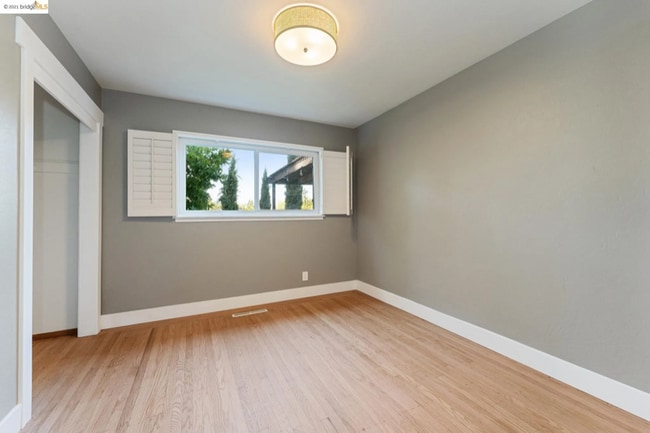 Building Photo - 23965 Mayville Dr
