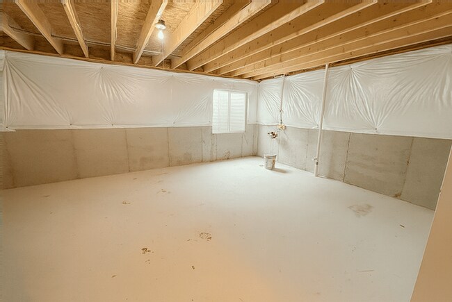 Building Photo - 240 Irongate Dr