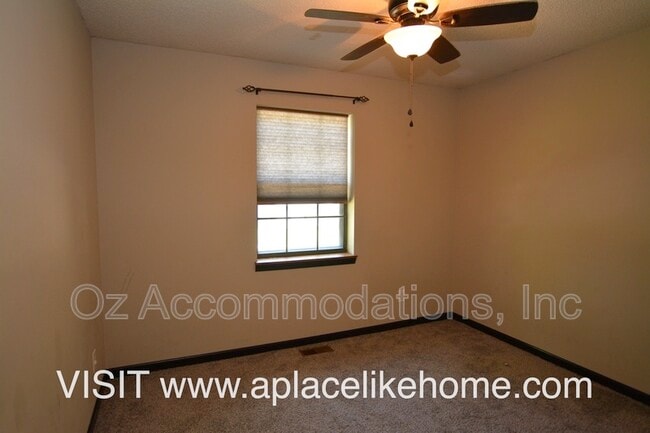 Building Photo - 8503 Sarah Ln