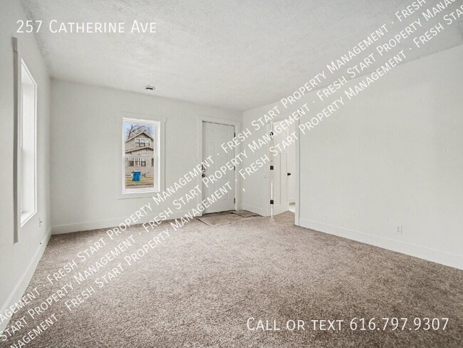 Building Photo - 257 Catherine Ave
