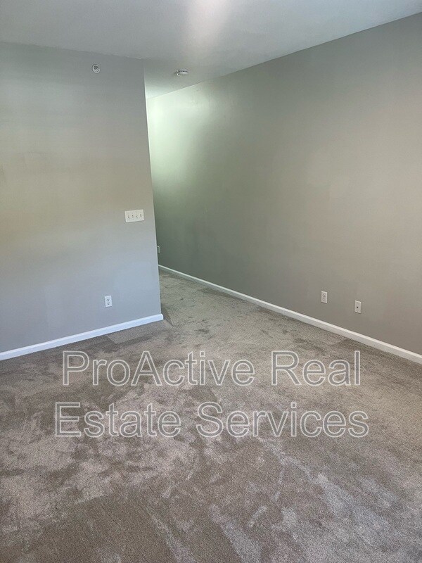 Building Photo - 305 Herons Cove