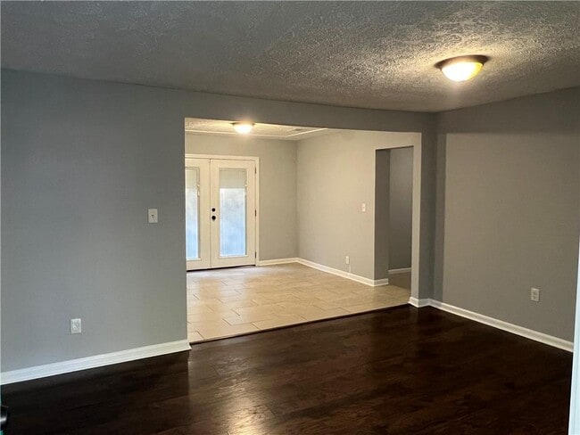 Building Photo - 420 Lockridge Ln