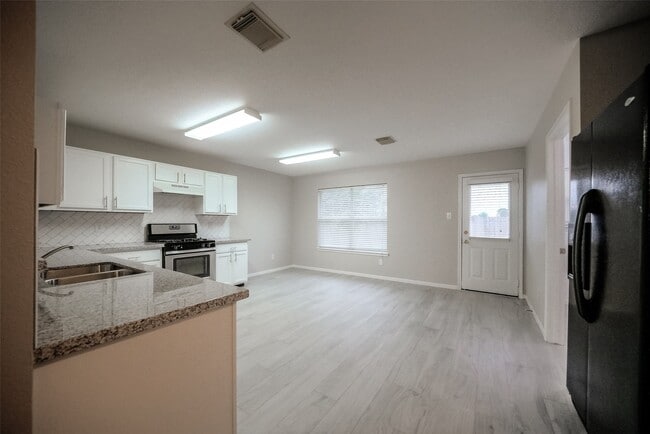 Building Photo - 3106 Centennial Village Dr