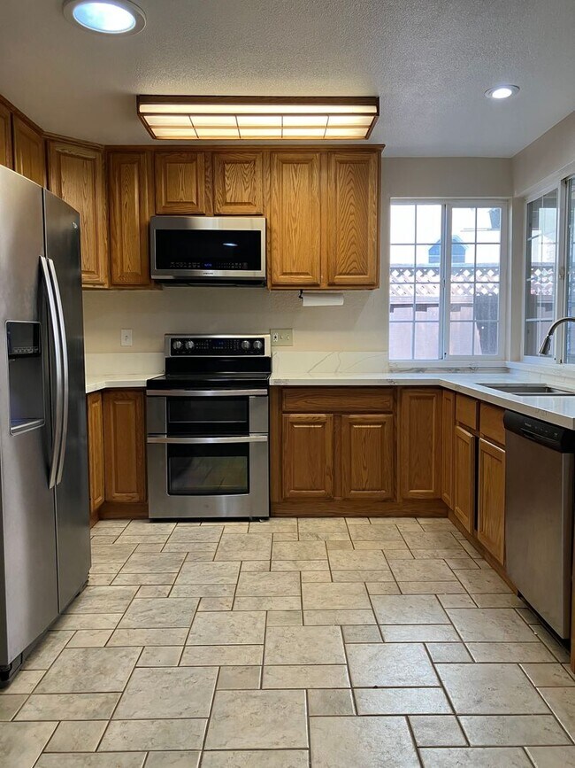 Building Photo - 4 bedroom Blossom Valley home near Kaiser ...