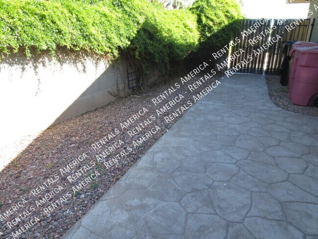 Building Photo - 8556 E Keim Dr