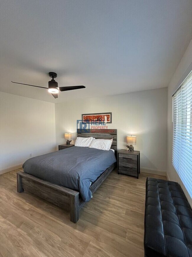 Building Photo - 9597 Fox Den Dr