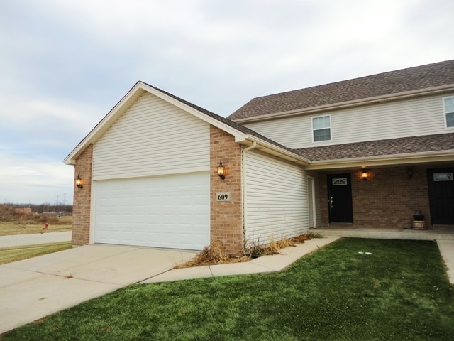 Building Photo - 609 Circle Dr