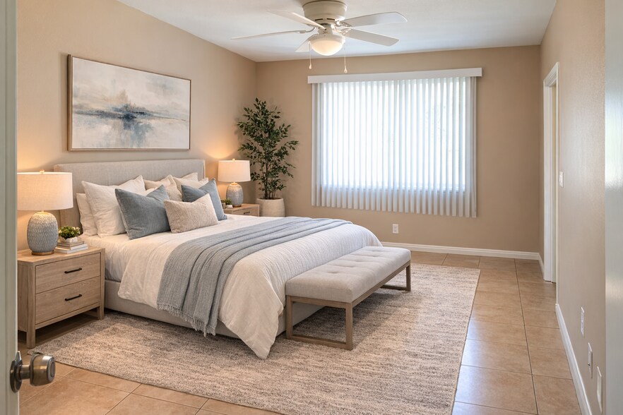 Master Bedroom - 2417 S Newberry Rd