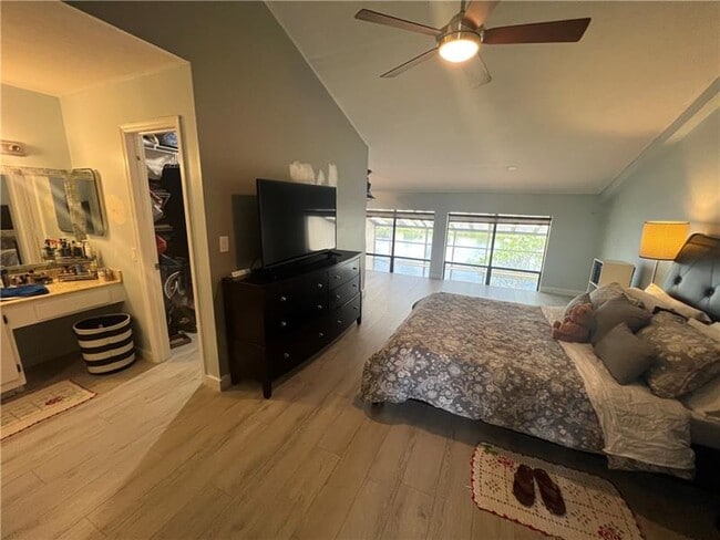 Building Photo - 211 NW 45th Ave