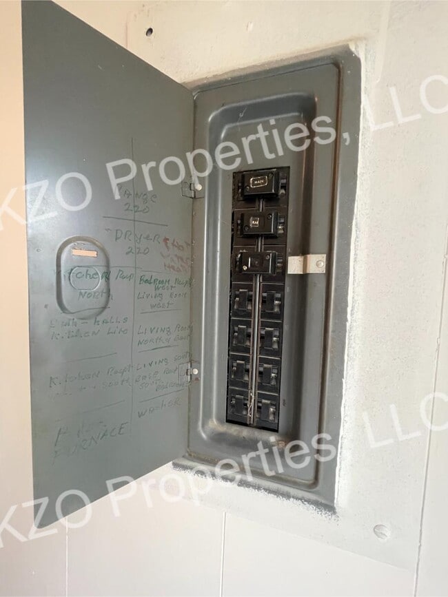 Building Photo - 608 W Michigan Ave