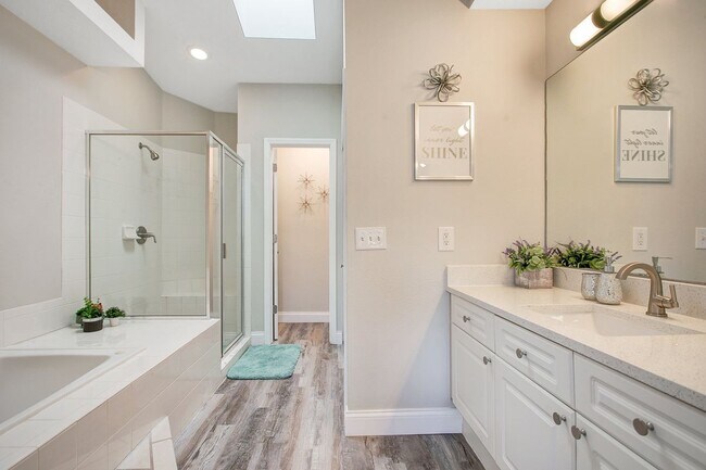 Building Photo - 141 Coco Plum Dr