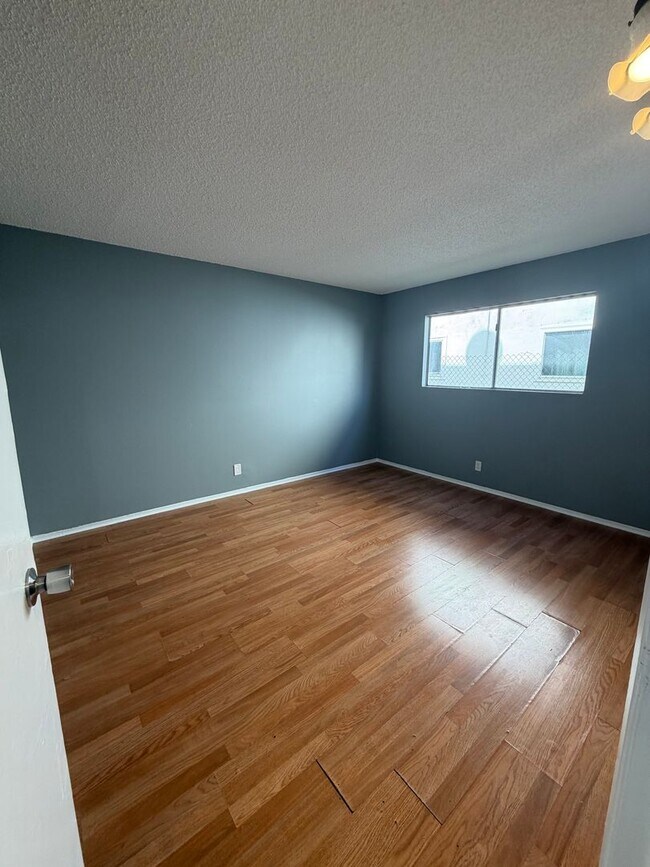 Building Photo - Picadilly Way