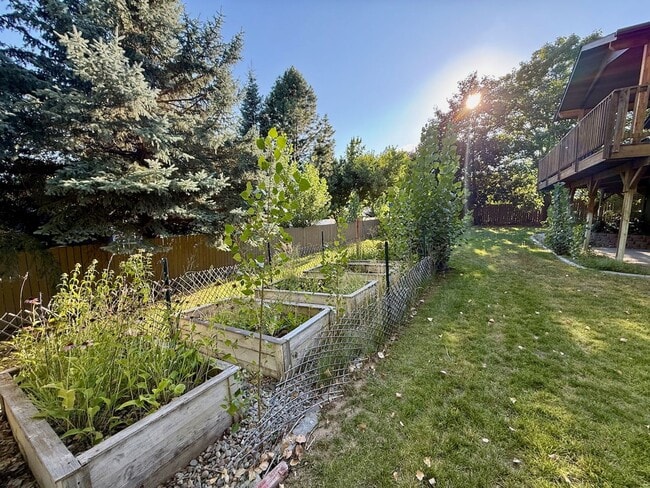 Building Photo - Beautiful 4 Bed 2 Bath Colbert Home in Mea...