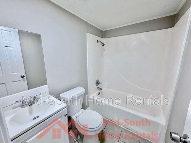 Building Photo - 200 N Tipton St