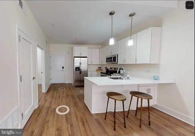 Building Photo - 150 S Independence Mall W