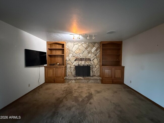 Building Photo - 1753 E Gable Ave