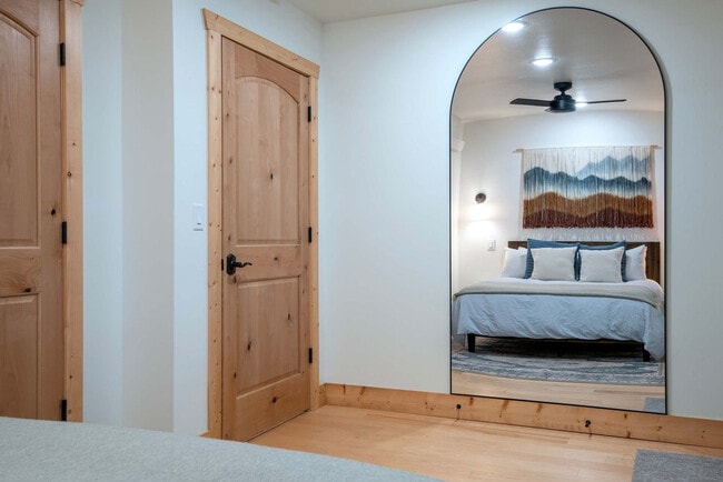 Building Photo - 4535 Roxanne St