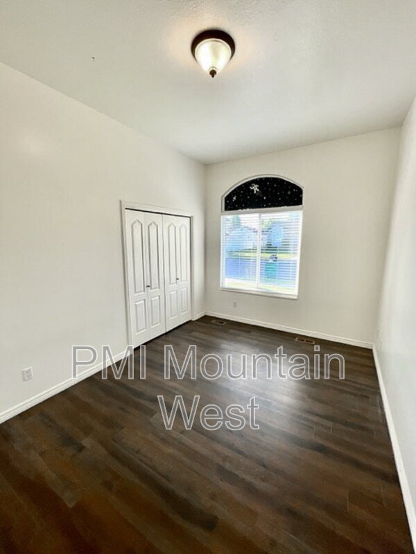 Building Photo - 2815 W 1375 N