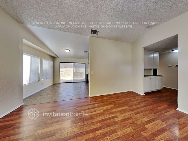 Building Photo - 15111 Wavecrest Dr