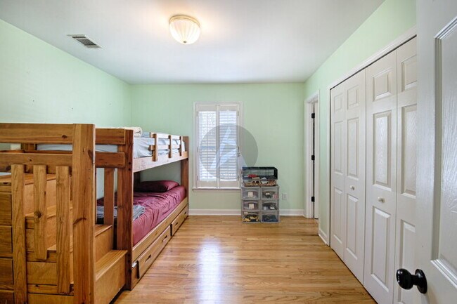 Building Photo - 3786 Upland Dr