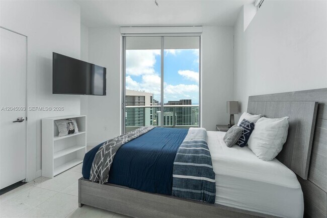 Building Photo - 900 Biscayne Blvd
