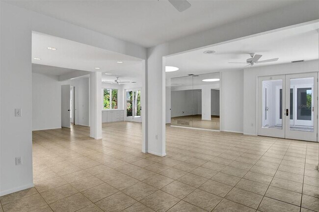 Building Photo - 2800 Casey Key Rd