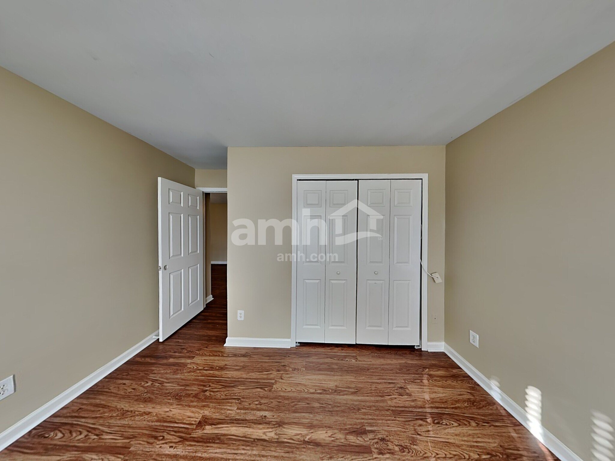 Building Photo - 9740 Lakemoore Cv