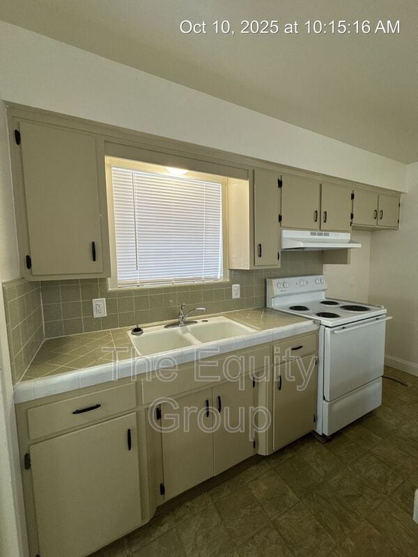 Building Photo - 5322 Avenue 280