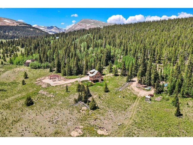 Building Photo - Beautiful Home on 10 Acres