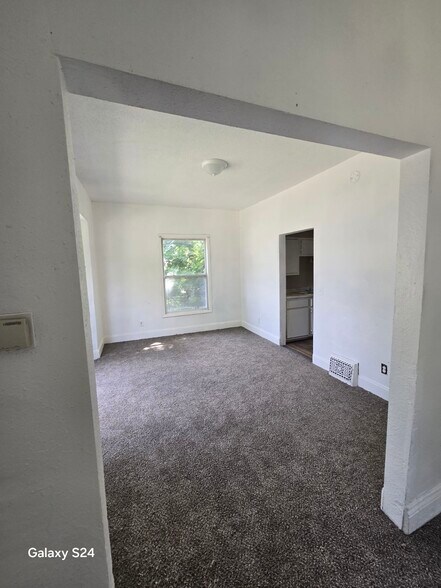 Building Photo - 1239 Norwood Ave