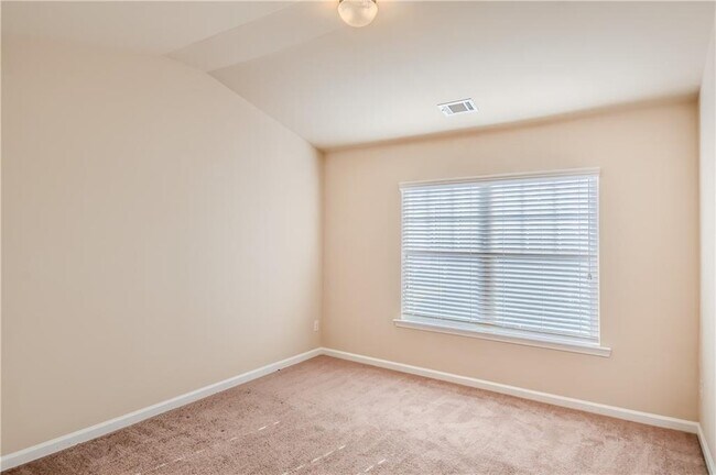 Building Photo - 93 Greenfield Dr
