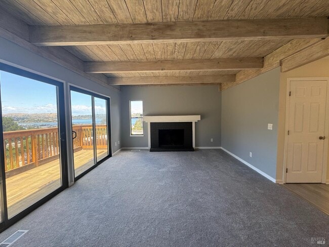 Building Photo - 28 Arana Cir