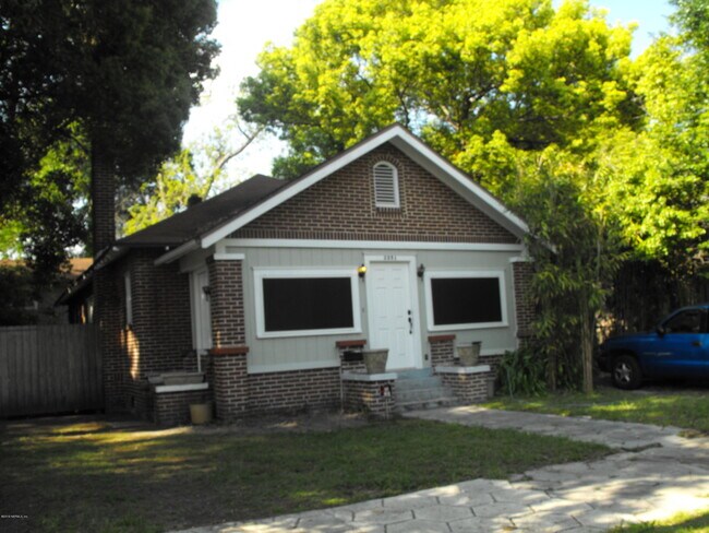 Building Photo - 2351 Ernest St