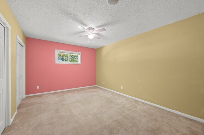 Building Photo - 616 Cannan Dr