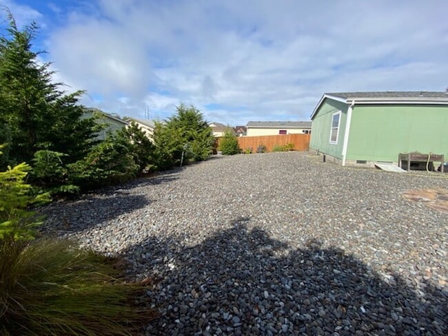 Building Photo - COMING SOON! NOW TAKING APPLICATIONS! An Outdoor Entertainer's Dream on the Majestic Oregon Coast!