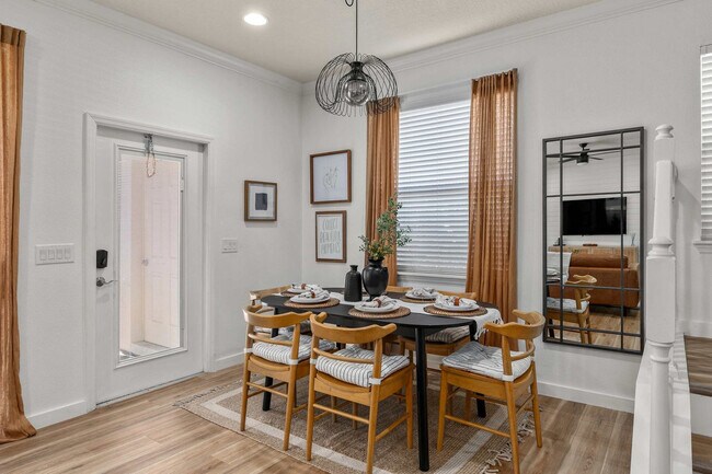 Building Photo - 1978 Majorca Dr