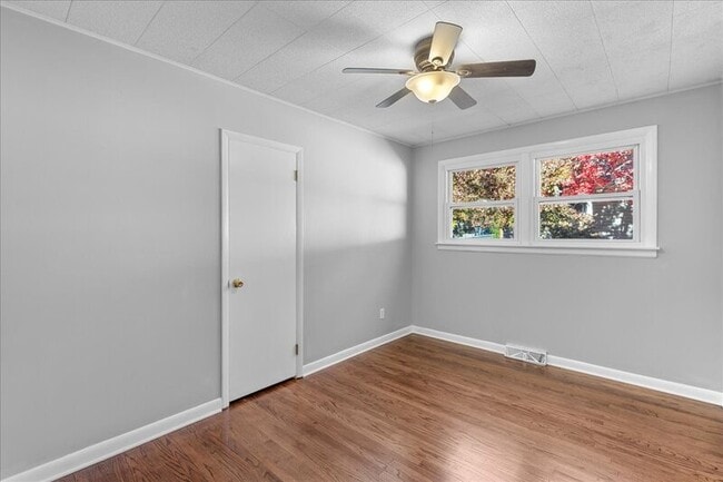 Building Photo - 128 E Military Dr