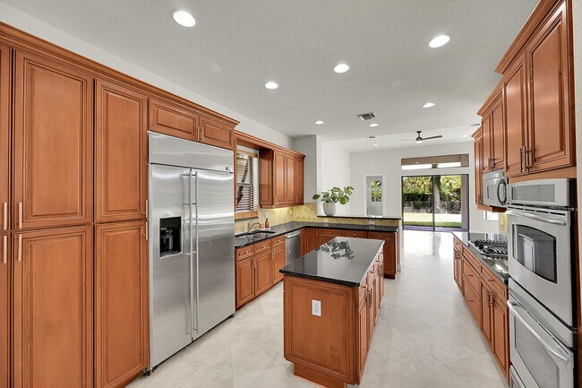 Building Photo - 16210 Rosecroft Terrace