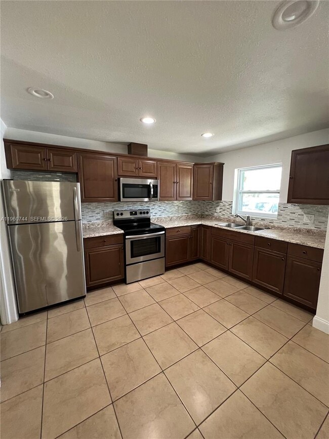 Building Photo - 28202 SW 143rd Ct