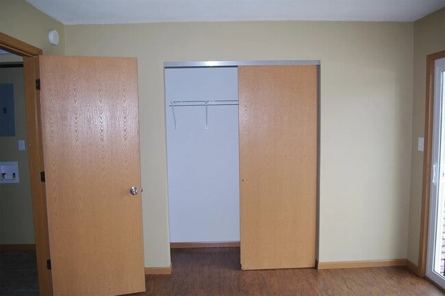 Building Photo - 305 Baltes Dr