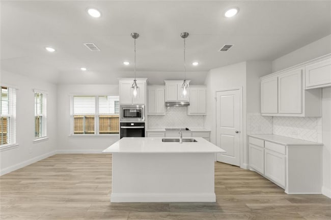 Building Photo - 625 Presidio St