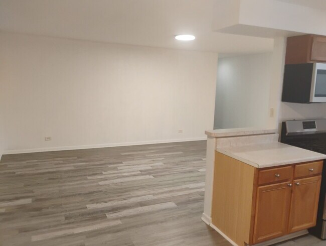 Building Photo - 2424 W Estes Ave