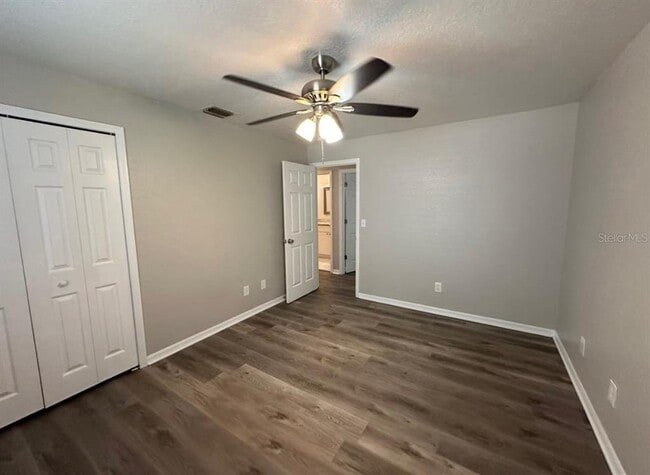 Building Photo - 9725 Fox Hollow Rd