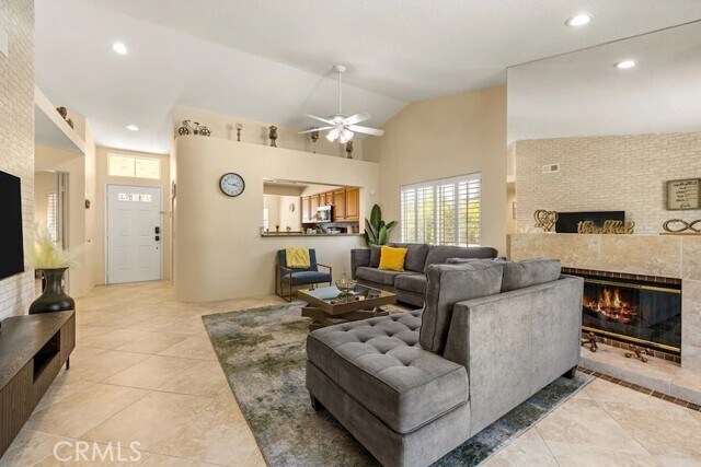 Building Photo - 344 Vista Royale Dr