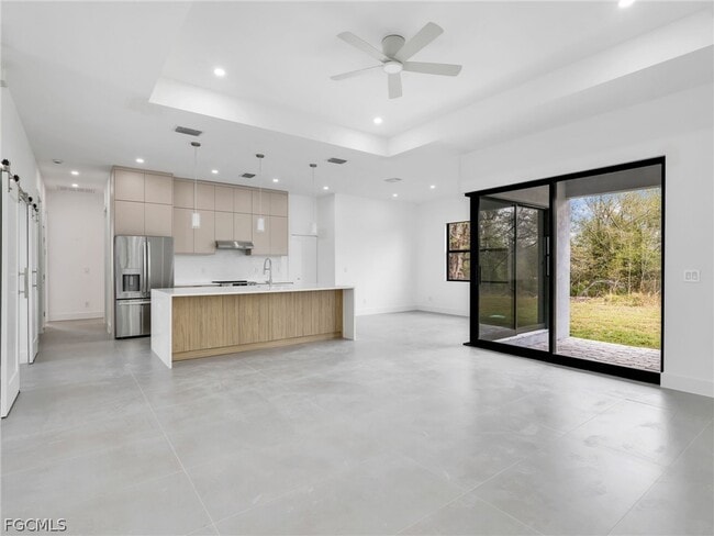 Building Photo - 6192 Kambach St