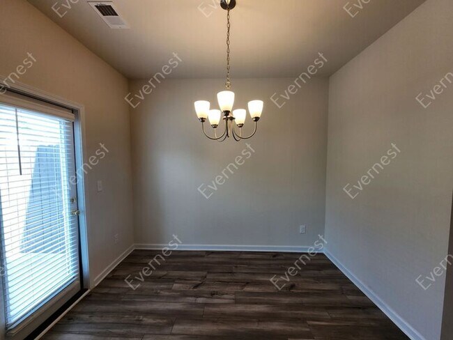 Building Photo - 4708 Fairfax Dr