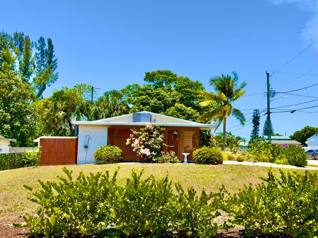 Building Photo - 2401 Avenue Q