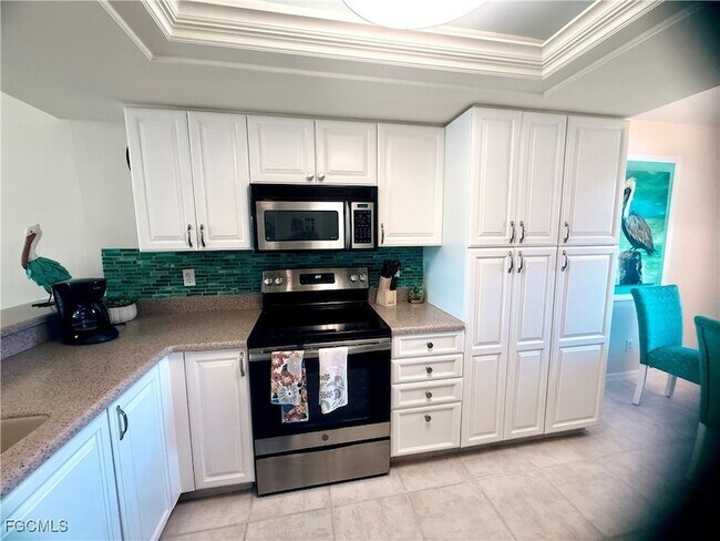 Building Photo - 12171 Kelly Sands Way