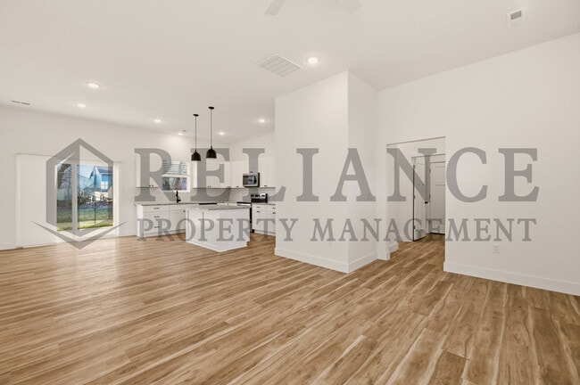 Building Photo - 501 Elmwood St