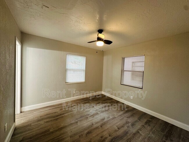 Building Photo - 1610 12th Ave S